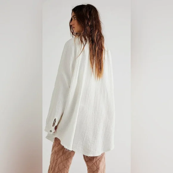 FREE PEOPLE SUMMER DAYDREAM BUTTON DOWN - Picture 2 of 11